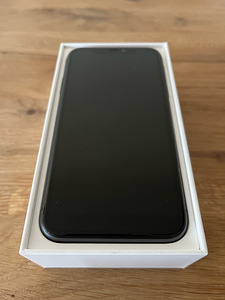 iPhone 11 64GB (3 foto / 4)