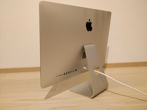 iMac 21.5" (Late 2015, 2.8 GHz i5) (2 foto / 6)
