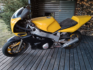 Yamaha FZR600 (4 foto / 6)