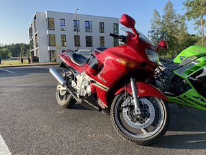 Kawasaki ZZR600 (1 foto / 4)