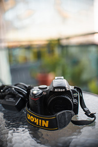 Продается зеркальная камера Nikon (2 фото из 3)