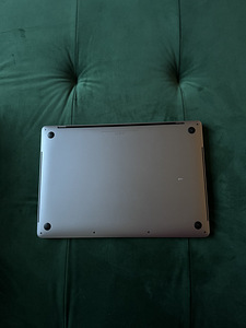 MacBook Pro 15-inch 2018 - i9, 32GB, 256GB (3 foto / 5)
