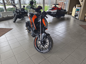 KTM Duke 125 куб 11 kw 2020 (3 фото из 10)