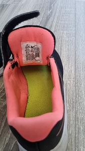 Nike tossud tüdrukule, s. 28.5 (3 foto / 3)