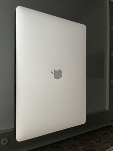 Apple Macbook Pro 15-inch (2018) (4 foto / 6)