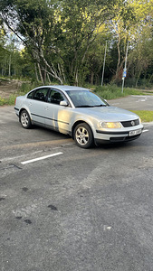 Volkswagen Passat (2 foto / 7)