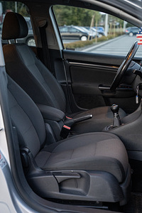 Volkswagen golf MK6 универсал (9 фото из 12)