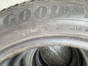 Шины Goodyear Ultragrip Ice 2 (3 фото из 4)