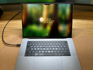 MacBook Pro 16" Apple M1 Pro 10C CPU, 16C GPU/32GB/512GB SSD (1 foto / 4)