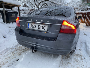 Вольво С80 (8 фото из 9)
