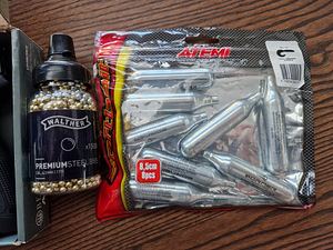 Beretta APX õhupüstol + baloonid ja terashaavlid (4 foto / 6)