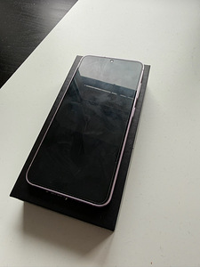 Samsung Galaxy S23 (2 фото из 4)
