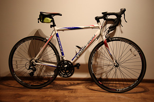Maanteeratas Team 200 L raam (2 foto / 8)