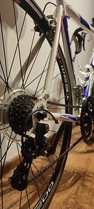 Maanteeratas Team 200 L raam (7 foto / 8)