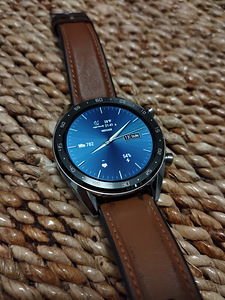 Умные часы huawei gt (2 фото из 2)