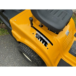 Cub Cadet LT2 kogujaga murutraktor (4 foto / 7)