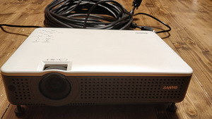 Projektor PLC-XU78