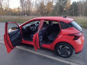 Auto Hyndai i20 (3 foto / 6)