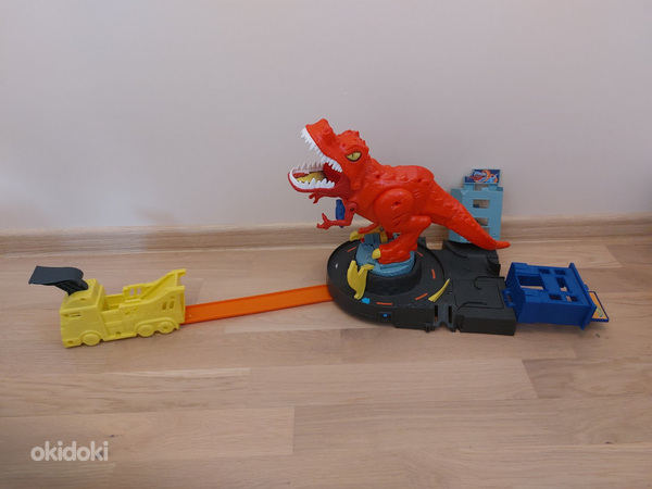 Hot Wheels T-Rex Rampage Play Set GFH88