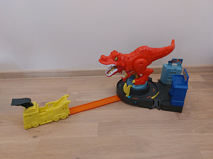 Hot Wheels T-Rex Rampage Play Set GFH88 (2 foto / 2)