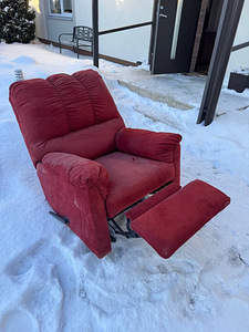 Diivanid ja tugitoolid (6 foto / 10)
