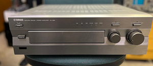 Стереоусилитель yamaha AX-496 (5 фото из 7)