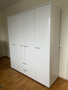 Большой шкаф (1 фото из 3)