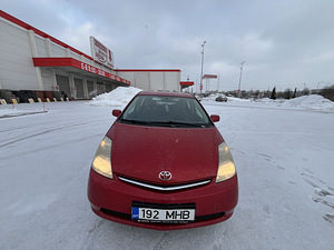 Toyota Prius (2 foto / 9)