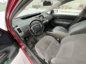 Toyota Prius (6 foto / 9)