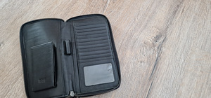 Hugo Boss rahakott (6 foto / 8)