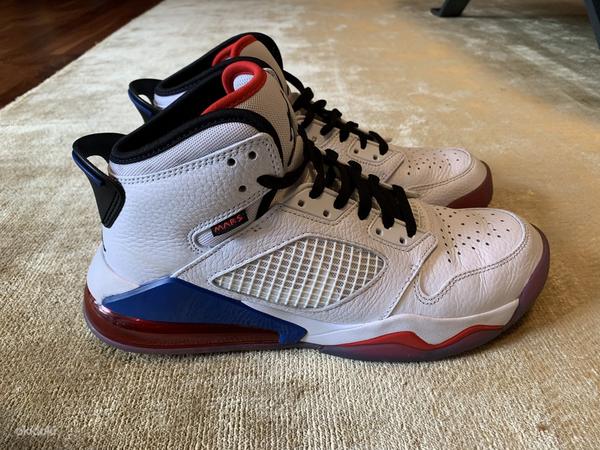 Nike Jordan Mars 270 (фото #1)