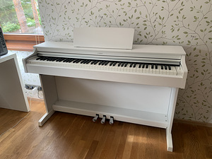 Digitaalne klaver Yamaha Arius YDP 163 (1 foto / 4)