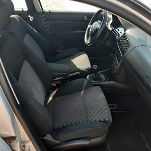 Volkswagen Golf (9 фото из 9)