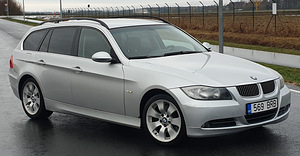 BMW 330D E91 MANUAAL (2 foto / 9)