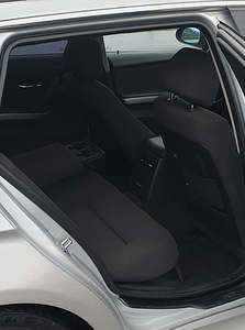 BMW 330D E91 MANUAAL (7 foto / 9)