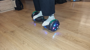 HOVERBOARD/tasakaaluliikur 6.5 inch with bluethooth + led (6 foto / 10)