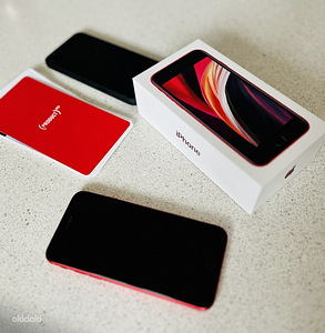 iPhone SE 2020 64GB (2 foto / 4)