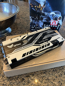 SAPPHIRE Radeon NITRO+ RX 570 8GB (1 foto / 1)