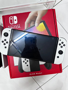 Nintendo Switch OLED 256GB + TES Skyrim (1 foto / 1)