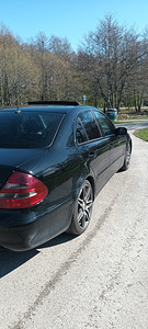 Mercedes-Benz E270 (5 foto / 12)
