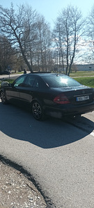Mercedes-Benz E270 (7 foto / 12)