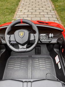 Laste elektriauto Lamborghini Veneno (8 foto / 10)