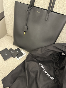 Saint Laurent (4 foto / 4)