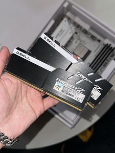 B450M Mortar Titanium + Ryzen 2600x + DDR4 32GB 3200 CL16 (2 foto / 4)