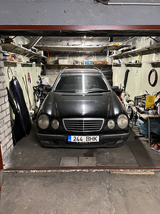 Mercedes-benz S210 (1 foto / 5)