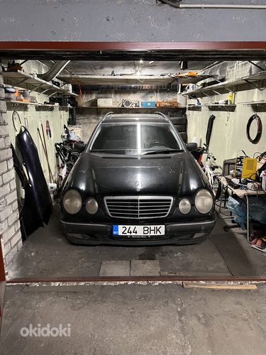 Mercedes-benz S210