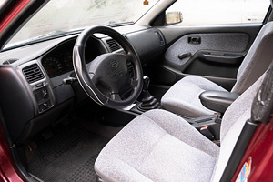 Nissan Almera 1999 (7 foto / 12)