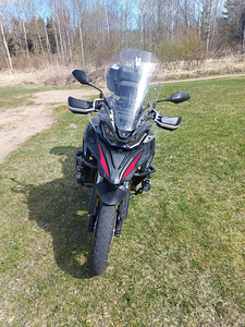 QJMOTOR srt800sx (3 foto / 10)