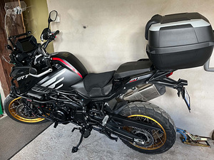 QJMOTOR srt800sx (7 foto / 10)