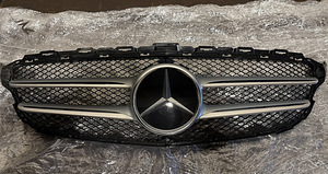 Mercedes C-klass W205 originaal iluvõre, heas korras (1 foto / 3)